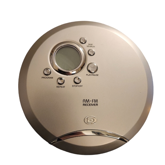 Durabrand CD 916 Portable Player and Caselogic Case - Picture 2 of 16